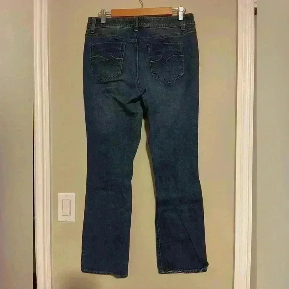 DKNY jeans - Picture 2 of 3